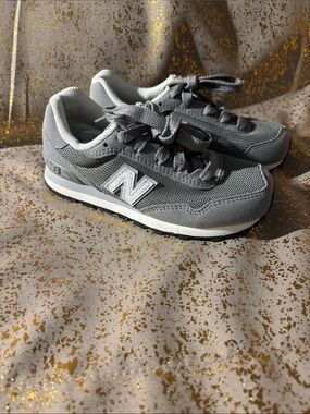 New Balance Gray Mesh & Suede Casual Sneakers